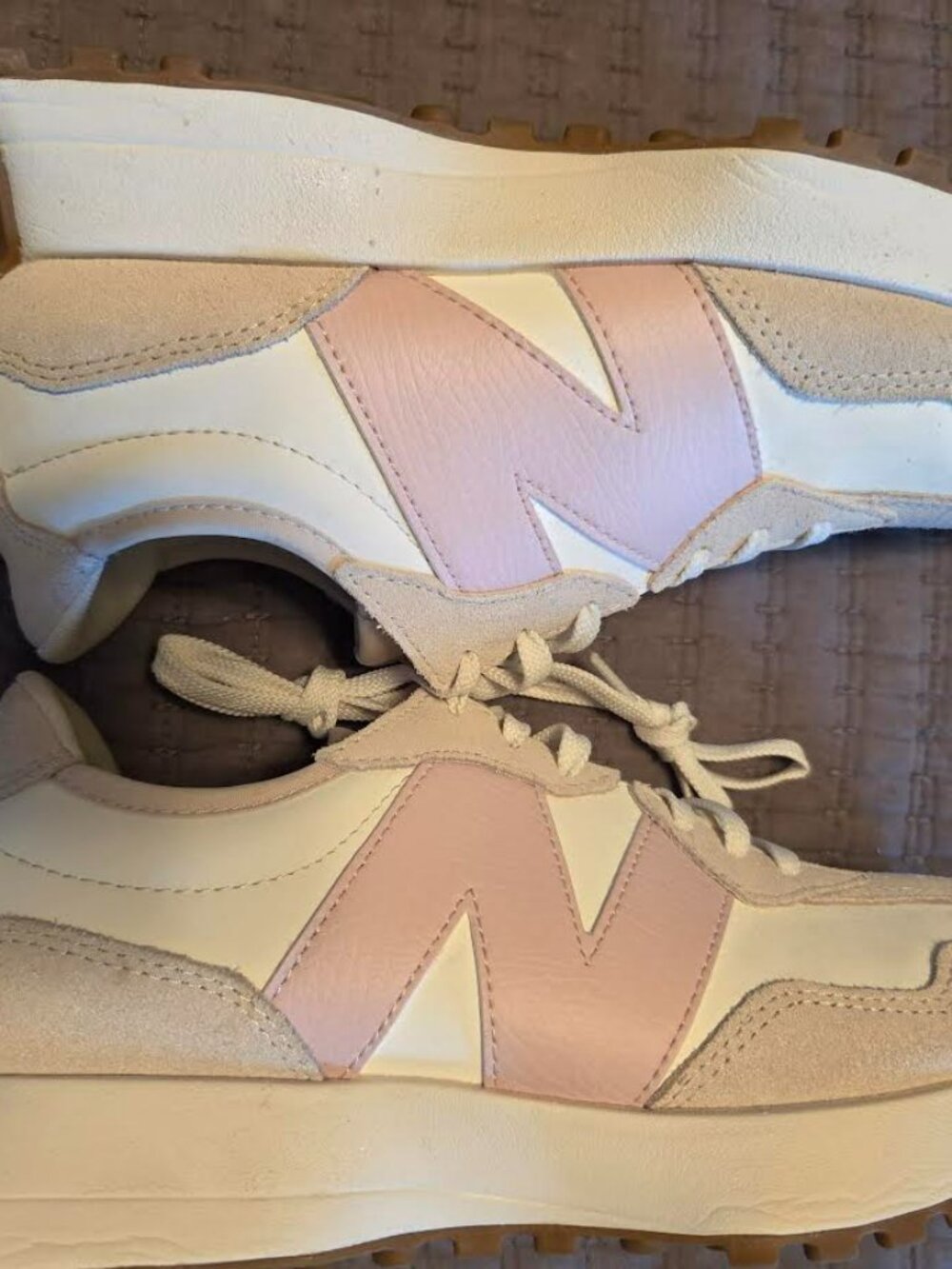 New Balance Classics, 327